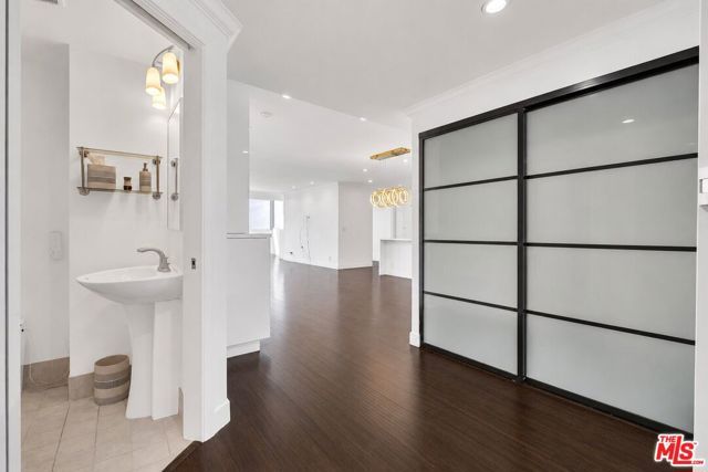 865 Comstock Avenue 16C, Los Angeles, CA 90024