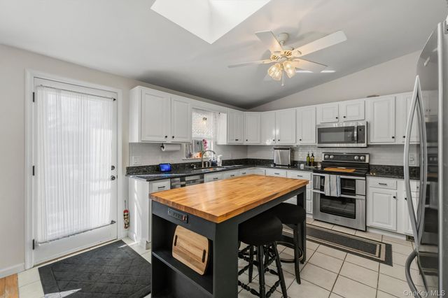 14 Lillie Lane, Milton, NY 12547