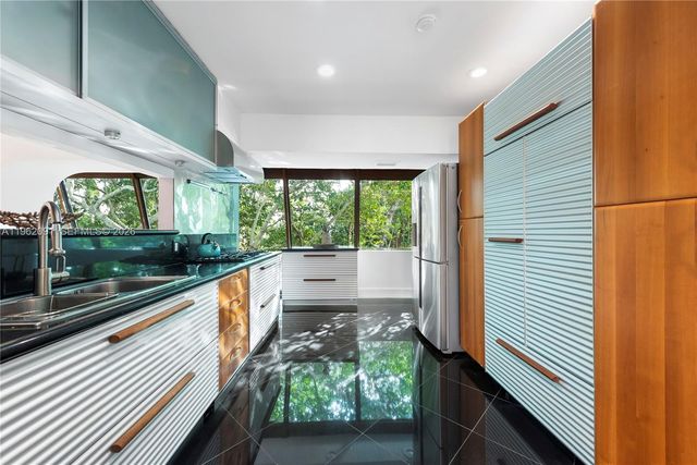 19860 NE 24th Court, Miami, FL 33180