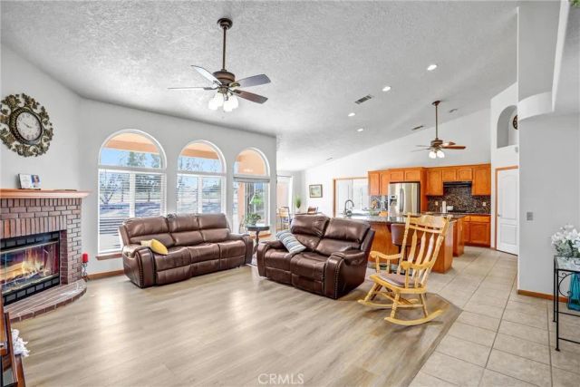 15813 Willow Street, Hesperia, CA 92345