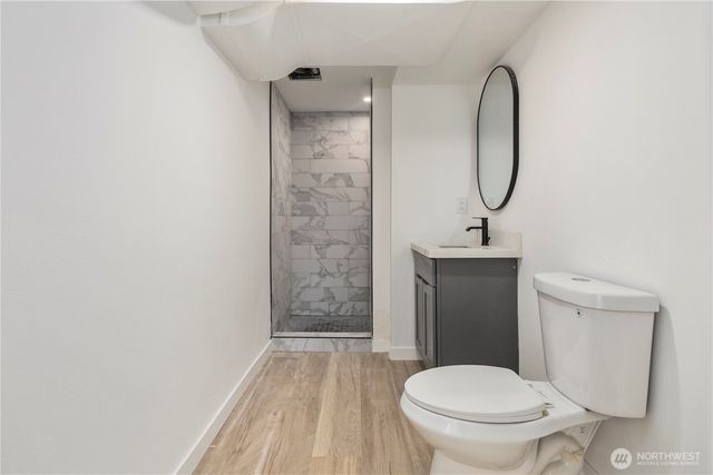 900 NE 105th St, Seattle, WA 98125