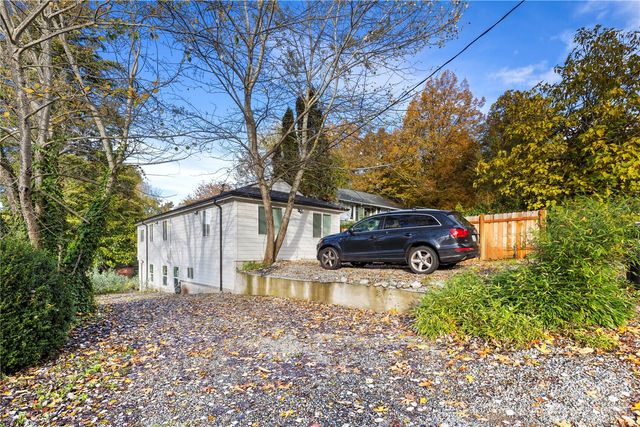 900 NE 105th St, Seattle, WA 98125