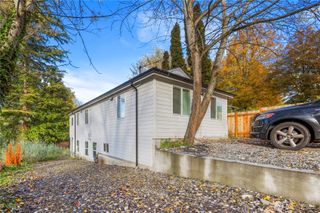 900 NE 105th St, Seattle, WA 98125