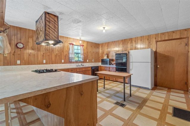 520 Kennedy landing Road, Starks, LA 70661