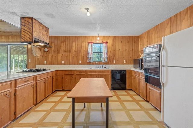 520 Kennedy landing Road, Starks, LA 70661