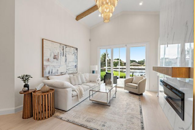 17104 Crossgate Drive, Jupiter, FL 33477