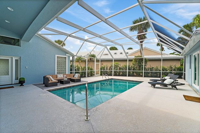 17104 Crossgate Drive, Jupiter, FL 33477