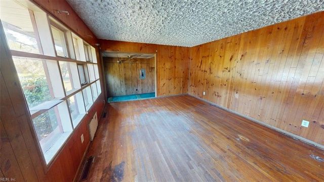 5421 Berry Hill RD, Norfolk, VA 23502