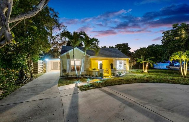 727 S Lake Drive, Lantana, FL 33462