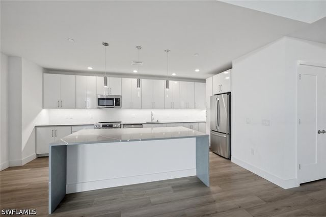 1950 Mayfair ST PH9, Naples, FL 34104