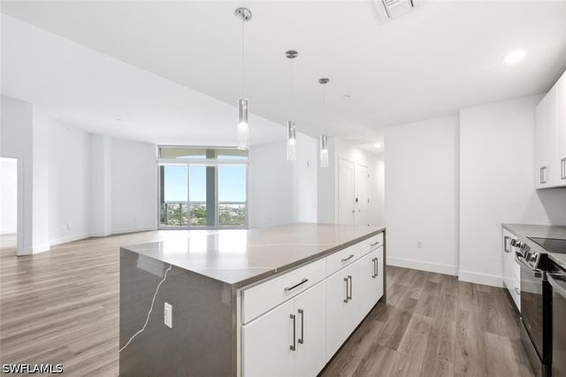 1950 Mayfair ST PH9, Naples, FL 34104