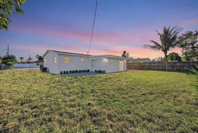 10335 SW 151st Terrace, Miami, FL 33176