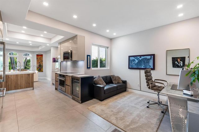 20940 NE 31st Place, Aventura, FL 33180