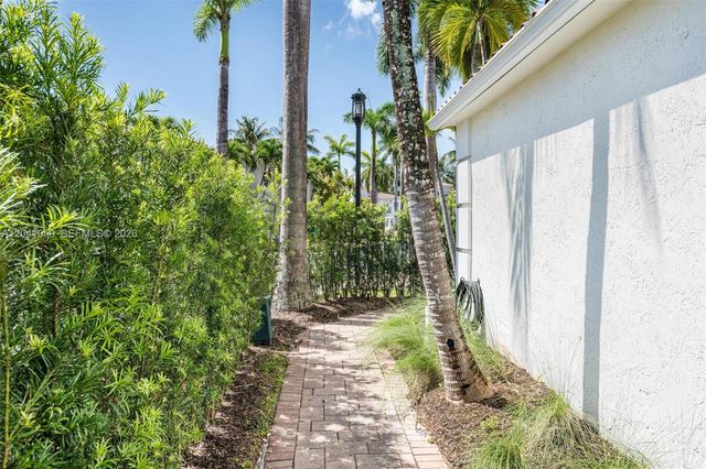 20940 NE 31st Place, Aventura, FL 33180