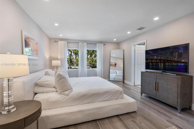20940 NE 31st Place, Aventura, FL 33180