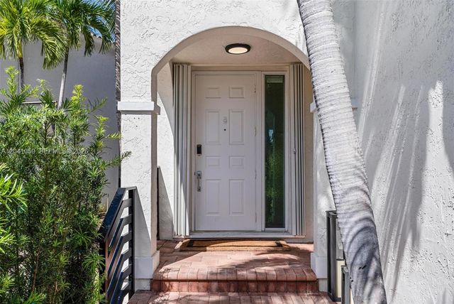 20940 NE 31st Place, Aventura, FL 33180