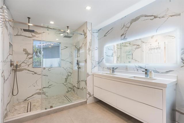 20940 NE 31st Place, Aventura, FL 33180