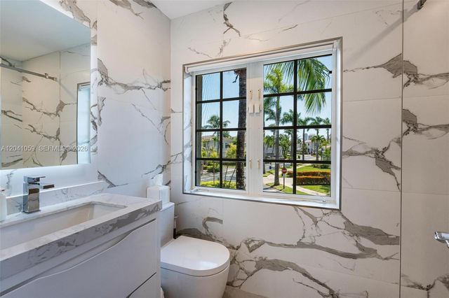 20940 NE 31st Place, Aventura, FL 33180