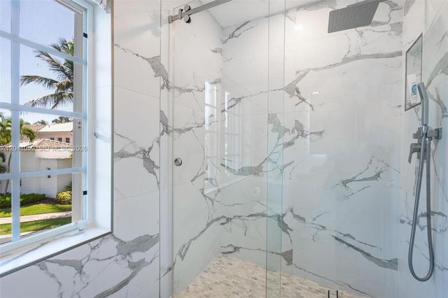 20940 NE 31st Place, Aventura, FL 33180