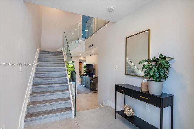 20940 NE 31st Place, Aventura, FL 33180