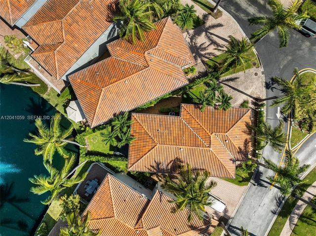 20940 NE 31st Place, Aventura, FL 33180