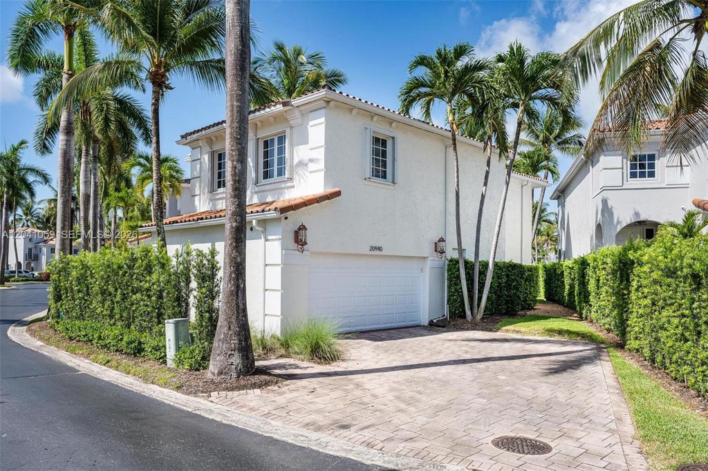 20940 NE 31st Place, Aventura, FL 33180