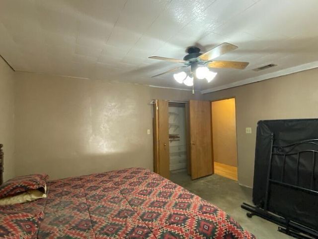 6 Post Oak, Huntsville, TX 77320