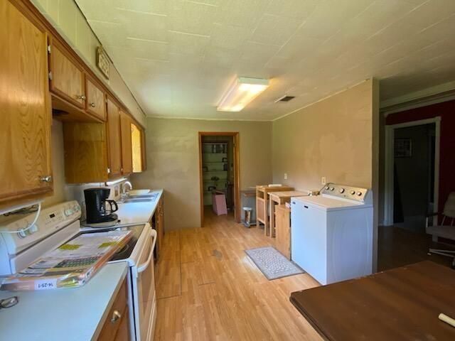 6 Post Oak, Huntsville, TX 77320