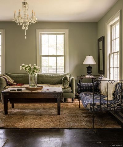 24 Van Wyck Lane, Claverack, NY 12534