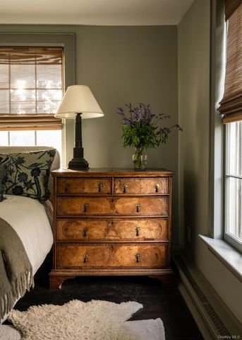 24 Van Wyck Lane, Claverack, NY 12534