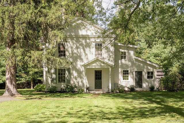 24 Van Wyck Lane, Claverack, NY 12534