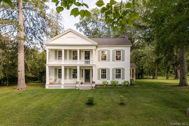 24 Van Wyck Lane, Claverack, NY 12534