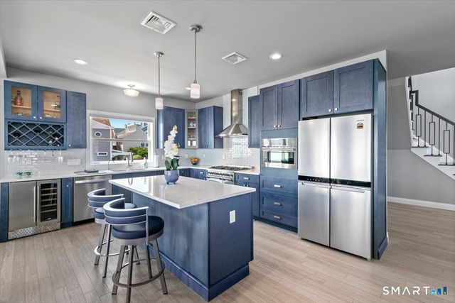 6 First Avenue, East Haven, CT 06512
