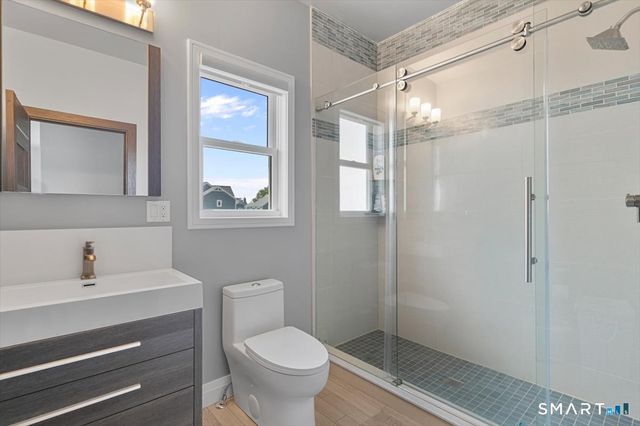 6 First Avenue, East Haven, CT 06512