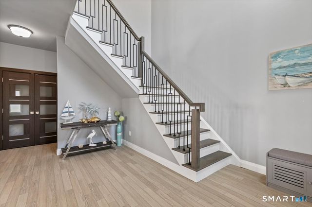 6 First Avenue, East Haven, CT 06512