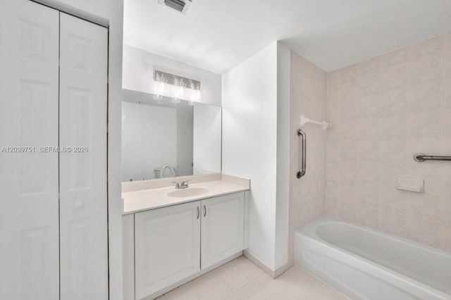 215 SW 42nd Ave 507, Miami, FL 33134