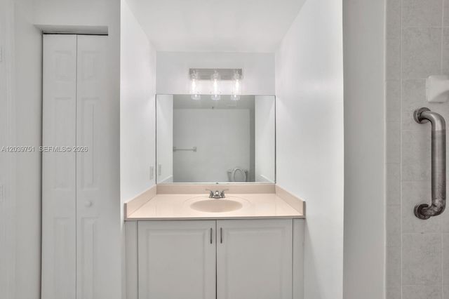 215 SW 42nd Ave 507, Miami, FL 33134