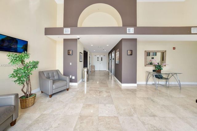 215 SW 42nd Ave 507, Miami, FL 33134