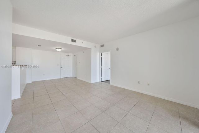 215 SW 42nd Ave 507, Miami, FL 33134