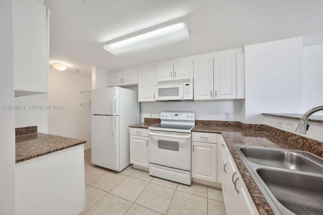 215 SW 42nd Ave 507, Miami, FL 33134