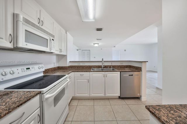 215 SW 42nd Ave 507, Miami, FL 33134