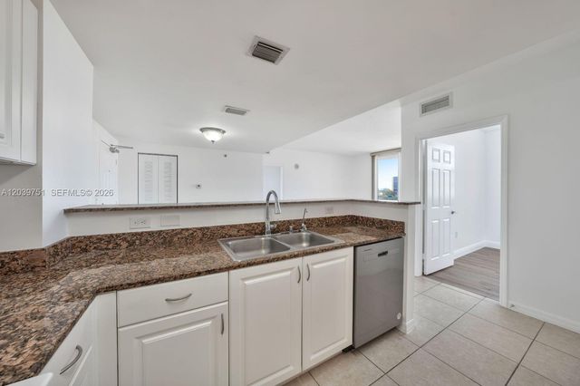 215 SW 42nd Ave 507, Miami, FL 33134