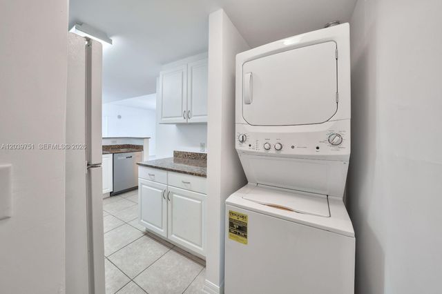 215 SW 42nd Ave 507, Miami, FL 33134