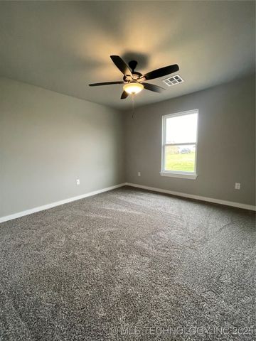 5905 Bluestem Way, Chelsea, OK 74016