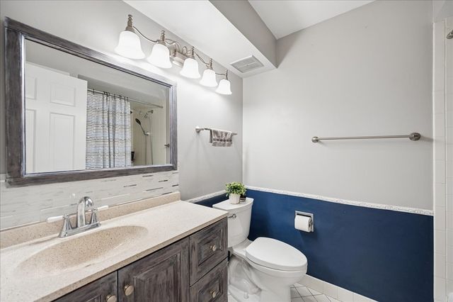 3851 Mission Hills Road 502, Northbrook, IL 60062