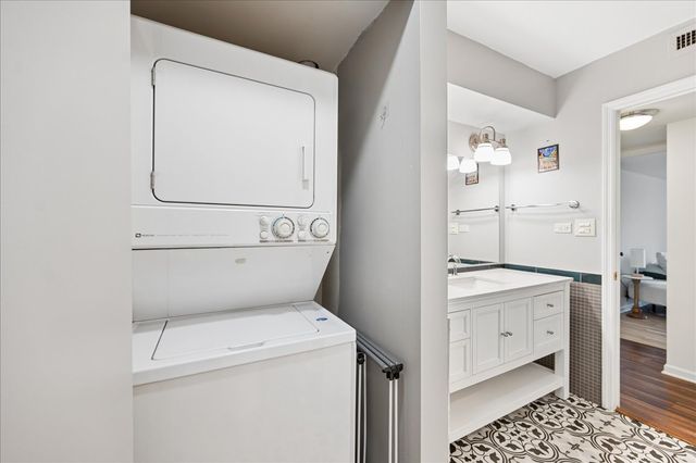 3851 Mission Hills Road 502, Northbrook, IL 60062
