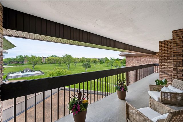 3851 Mission Hills Road 502, Northbrook, IL 60062