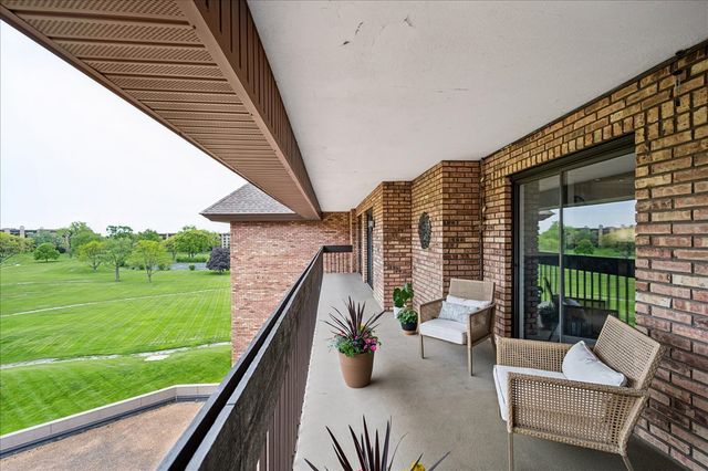 3851 Mission Hills Road 502, Northbrook, IL 60062