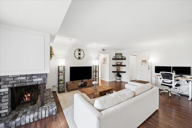 3851 Mission Hills Road 502, Northbrook, IL 60062