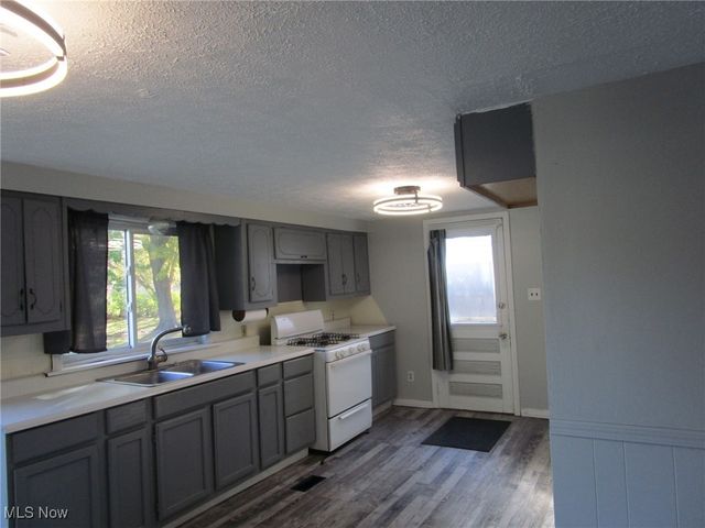 710 Myrtle Avenue, Ashtabula, OH 44004